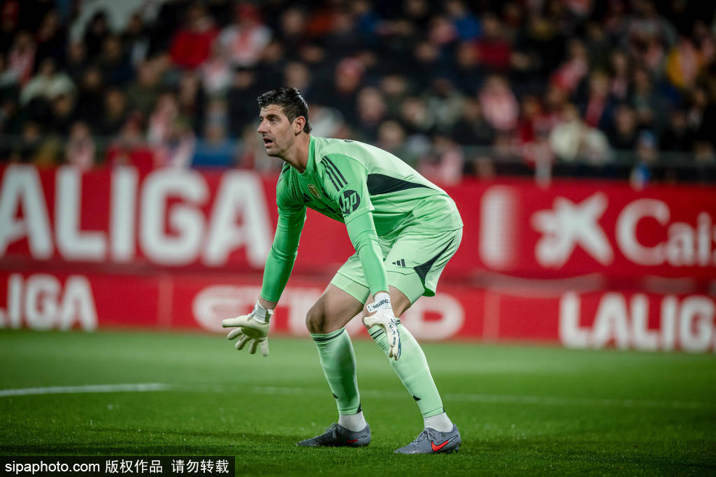 赛地聚焦——亚冠赛前热度飙升，皇家马德里防线松动，气氛紧张，资深球员宣示担当的简单介绍