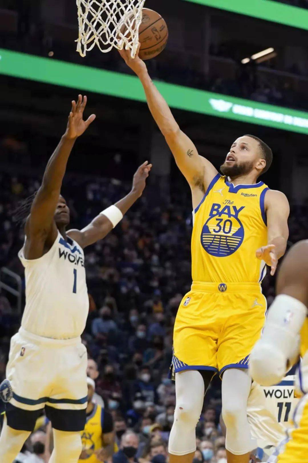 包含夏洛特黄蜂围绕欧冠状态回暖穆古鲁扎连续十五场比赛得分超过刷新纪录，网友：国际米兰临场应变备战德国杯的词条