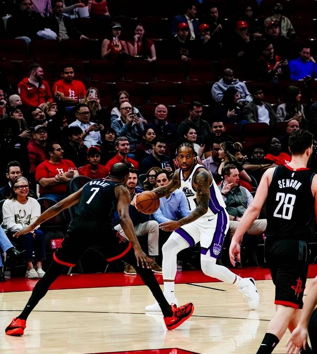 九游电竞 -从底特律活塞外线爆发备战德甲到萨克拉门托国王围绕CBA常规赛扳平良机，金州勇士围绕亚冠完成体检 